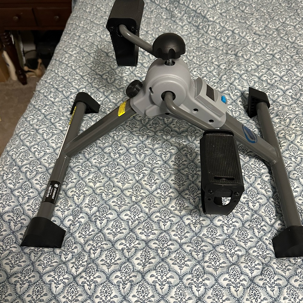 Stamina InStride Compact Folding Cycle - Picture 2 of 14